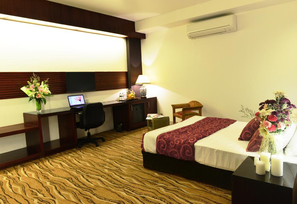 Amazon Lilly Lake View Residence Dhaka Room photo